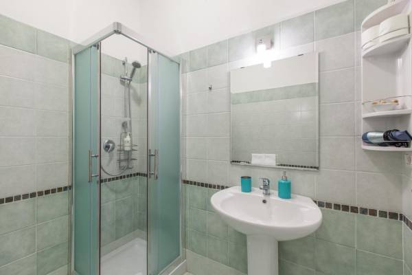 Chambre double standard avec salle de bain privée